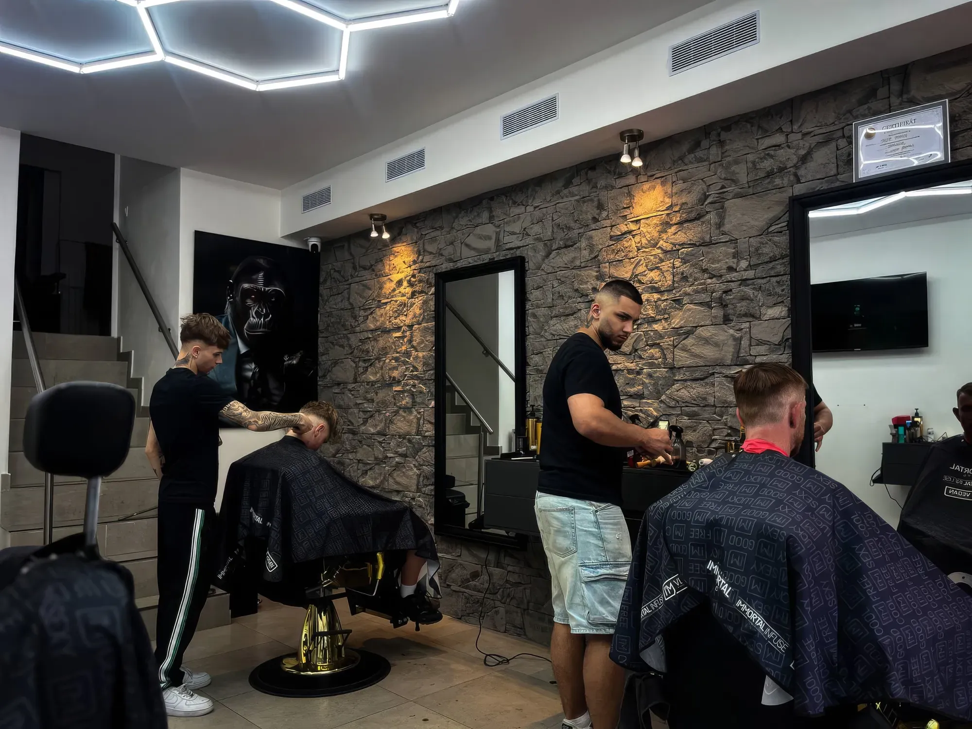 GOLDBARBERSHOP — fotka 6